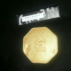 Fenty beauty highlighter